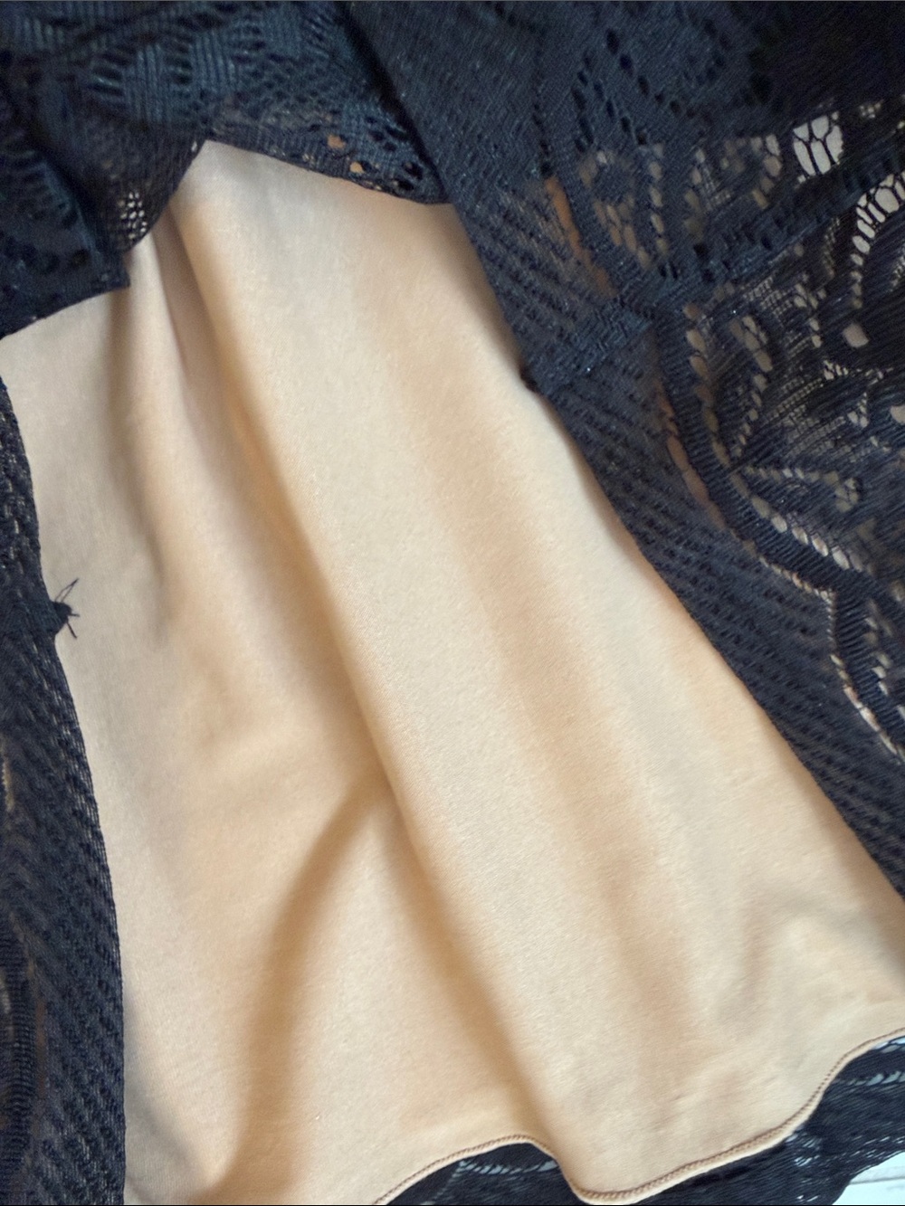 Max Studio Black Lace Camisole fully lined - Picture 5 of 5